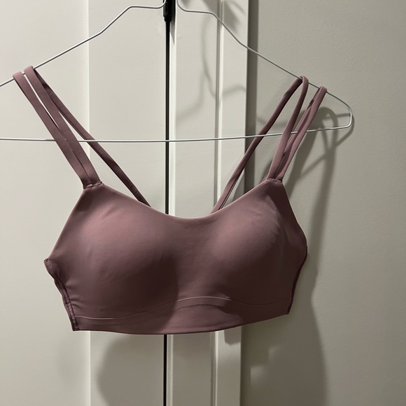 #69 Lululemon NWT Lavender Lux Like a Cloud Bra Light Support, B/C Cup, Size 6 - Picture 2 of 4